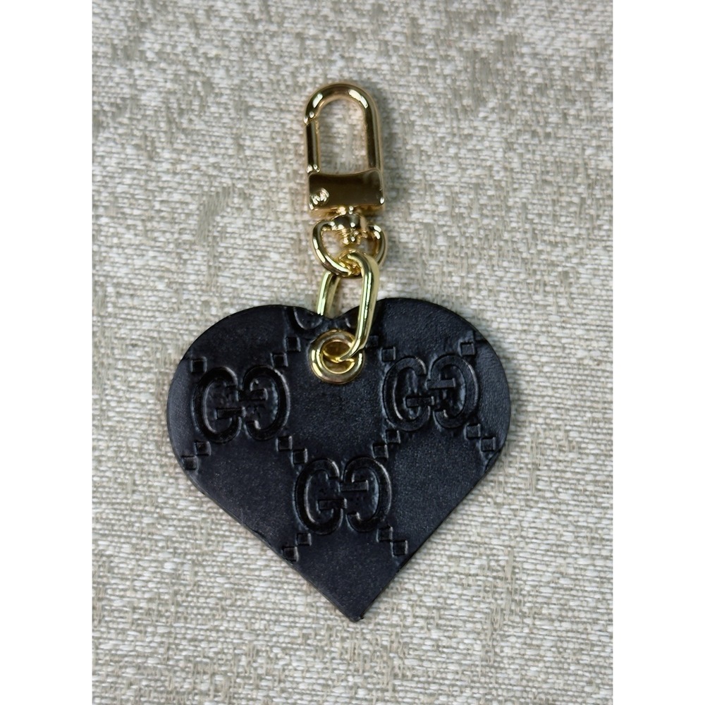 Luxury Keychain Heart  Monogram Black Gold Hardware